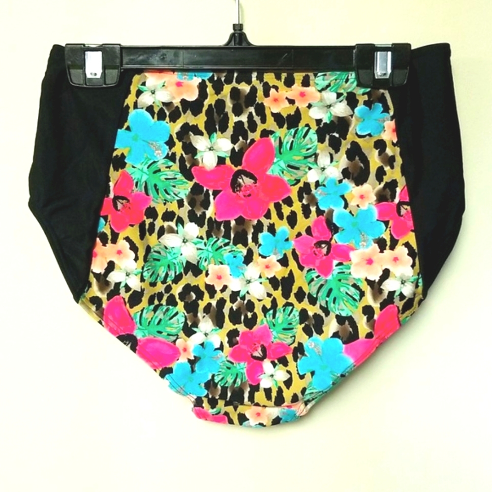 Bikini Village Bottoms - Picture 3 of 4